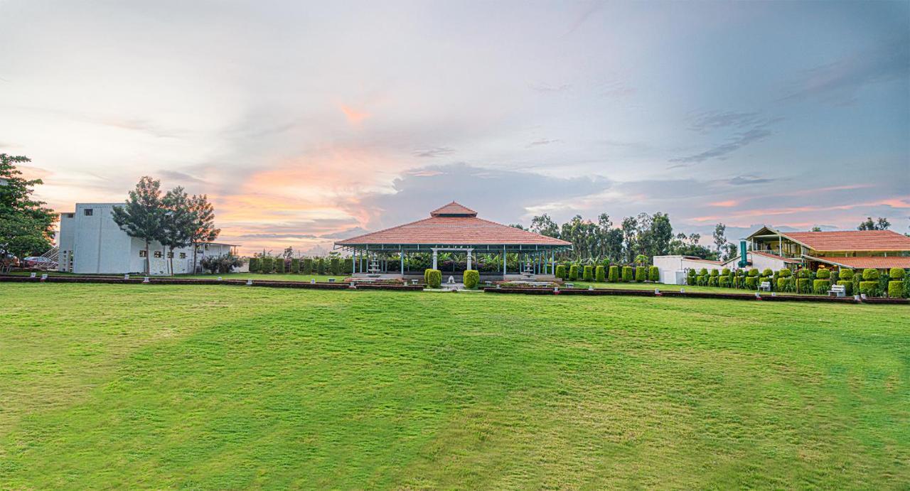 Fiestaa Resort N Events Venue Devanahalli Esterno foto